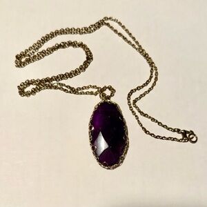 Elegant Purple Pendant Necklace. NWOT
